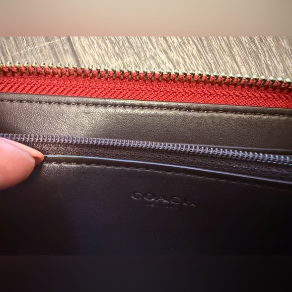 COACH Red And Beige Stripes And Stars Medium Zip Around Multi Card Canvas Wallet - Picture 10 of 10